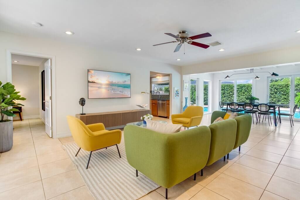 The Monroe Villa, Pool & King Beds