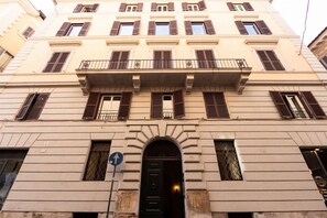 Exterior detail - The Best Rent - Apartment in Piazza Venezia (Roma)