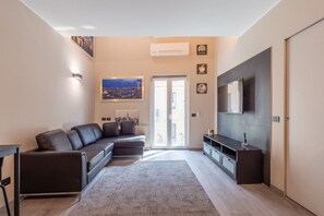 Télévision à écran plat