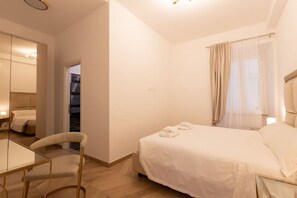 5 bedrooms, desk, iron/ironing board - The Best Rent - Apartment near Colosseo (Roma)