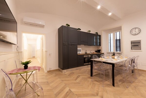 Dining - The Best Rent - Apartment near Colosseo (Roma)