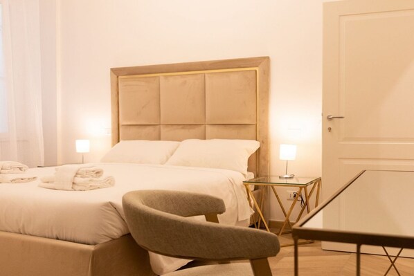 5 bedrooms, desk, iron/ironing board - The Best Rent - Apartment near Colosseo (Roma)