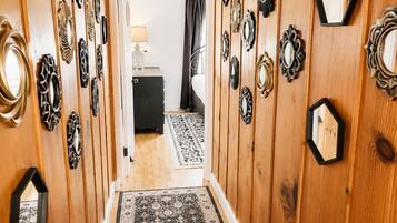 4 Schlafzimmer, Schreibtisch, BĂŒgeleisen/BĂŒgelbrett, kostenloses WLAN