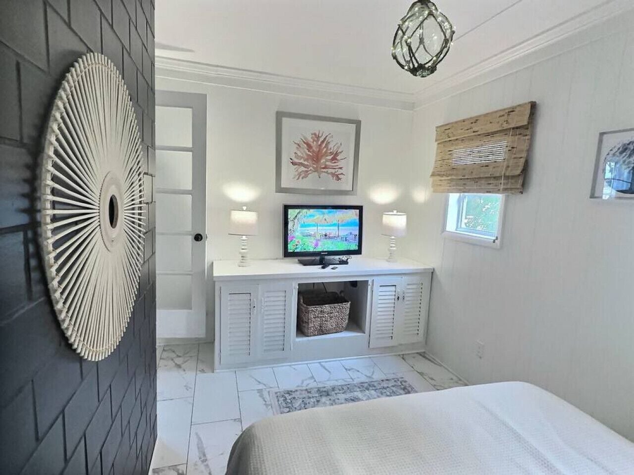 4 bedrooms, desk, iron/ironing board, free WiFi