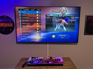 Game room - HavaFUN Stay | PoolTable | Spa | FirePit | GameRoom (Lake Havasu City)