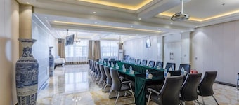 Erenhot Weihao Hotel