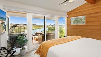 4 bedrooms, desk, free WiFi, bed sheets