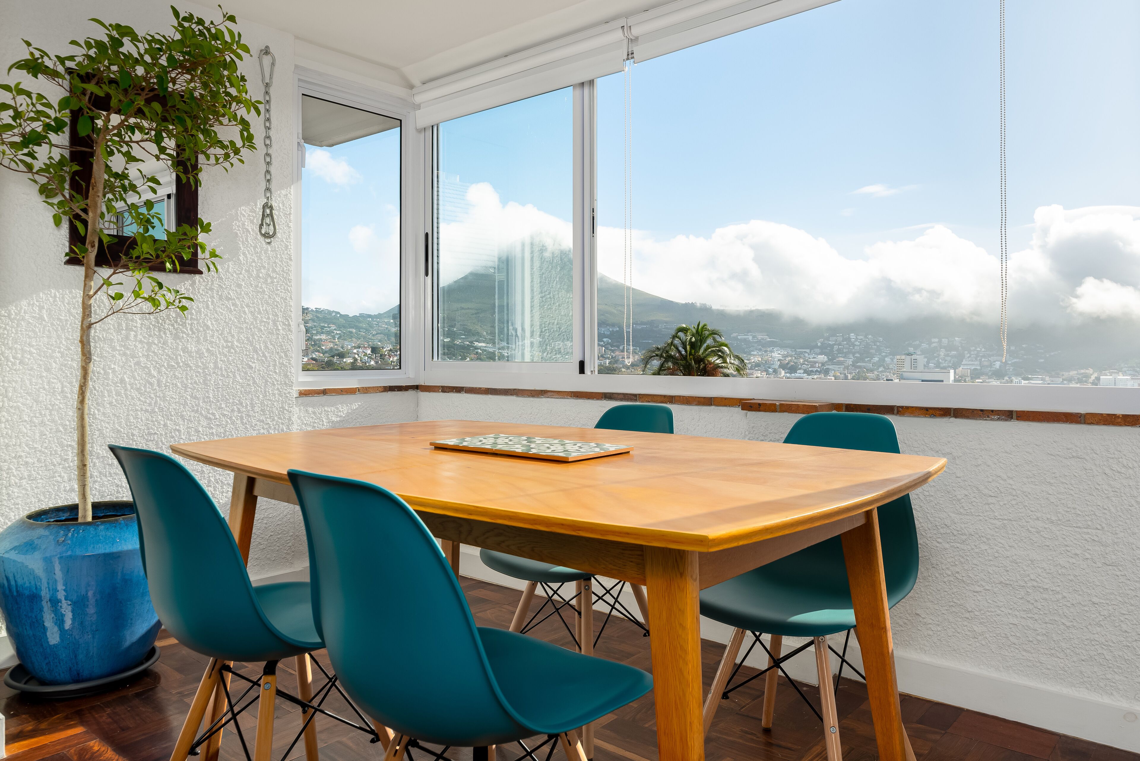 Gallery appartement | Dineren op de kamer