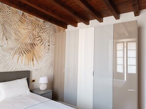 City Apartment | 1 bedroom, iron/ironing board, free WiFi