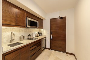 Microwave, oven, stovetop, coffee/tea maker - Diamante OCR 407 Luxury Ocean Front Condo in a Private Golf Community! (Cabo San Lucas)