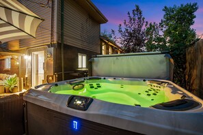 Outdoor spa tub - Want to try out a SleepNumber® Bed? With walkable coffee shops and dining on Tennyson Street only steps away, this home blends modern comfort with an unbeatable location. (Denver)