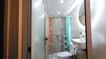Dusche, Whirlpool, Haartrockner, Bidet