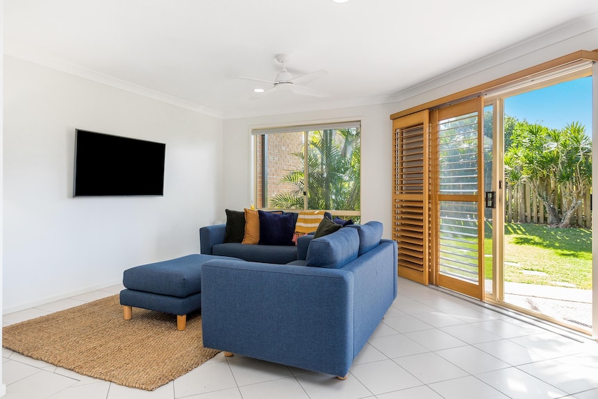 Bayside Court - Two Bedroom - Self Contained 2 Bedroom Town House Sleeps 4. Shared Pool - バイロン・ベイ
