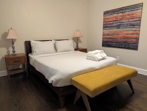 3 bedrooms, desk, iron/ironing board, free WiFi