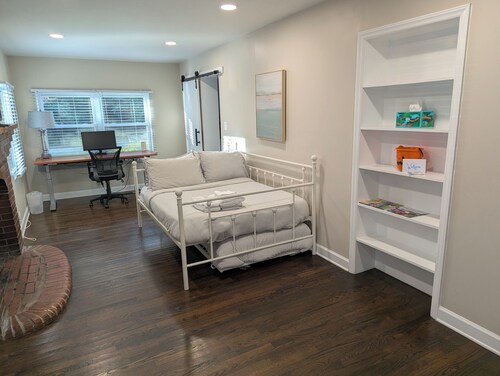 The Homestead Bungalow | 2BR + Den, Pets OK