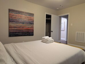 2 bedrooms, desk, iron/ironing board, free WiFi