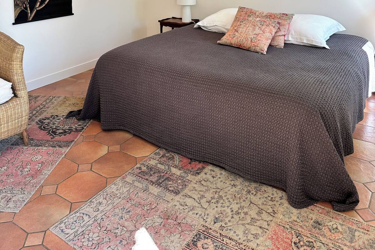 Comfort-Doppelzimmer | Hochwertige Bettwaren, individuell eingerichtet, Schreibtisch