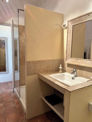 Comfort Double Room | Bathroom