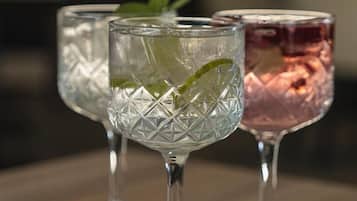 Alimentos y bebidas