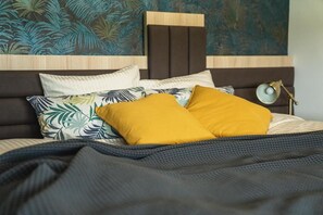 Habitación Deluxe, 1 cama de matrimonio con sofá cama | 1 dormitorio y espacio para trabajar con un portátil