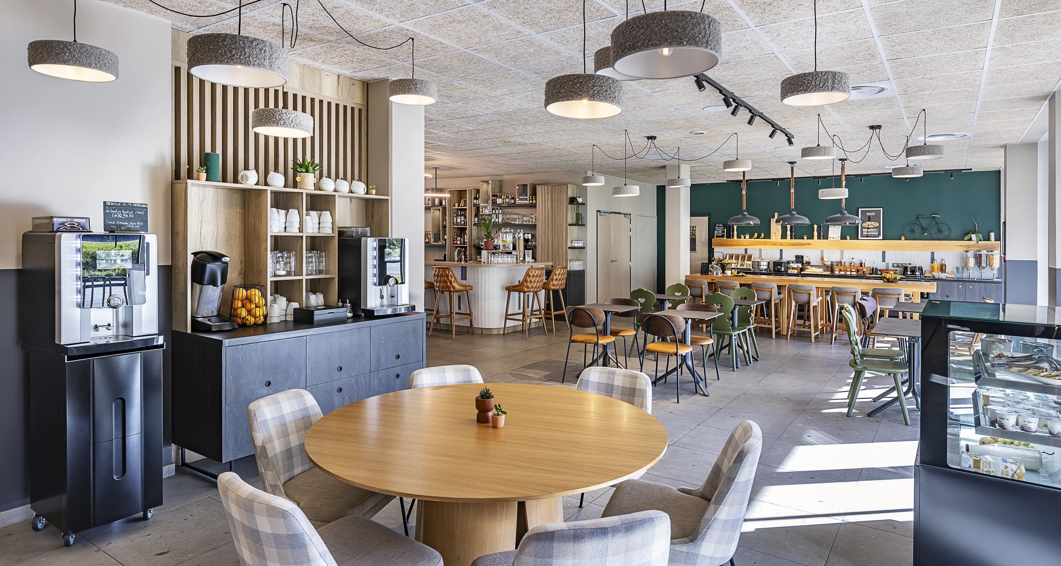 Päivittäinen buffetaamiainen (15 EUR per henkilö)