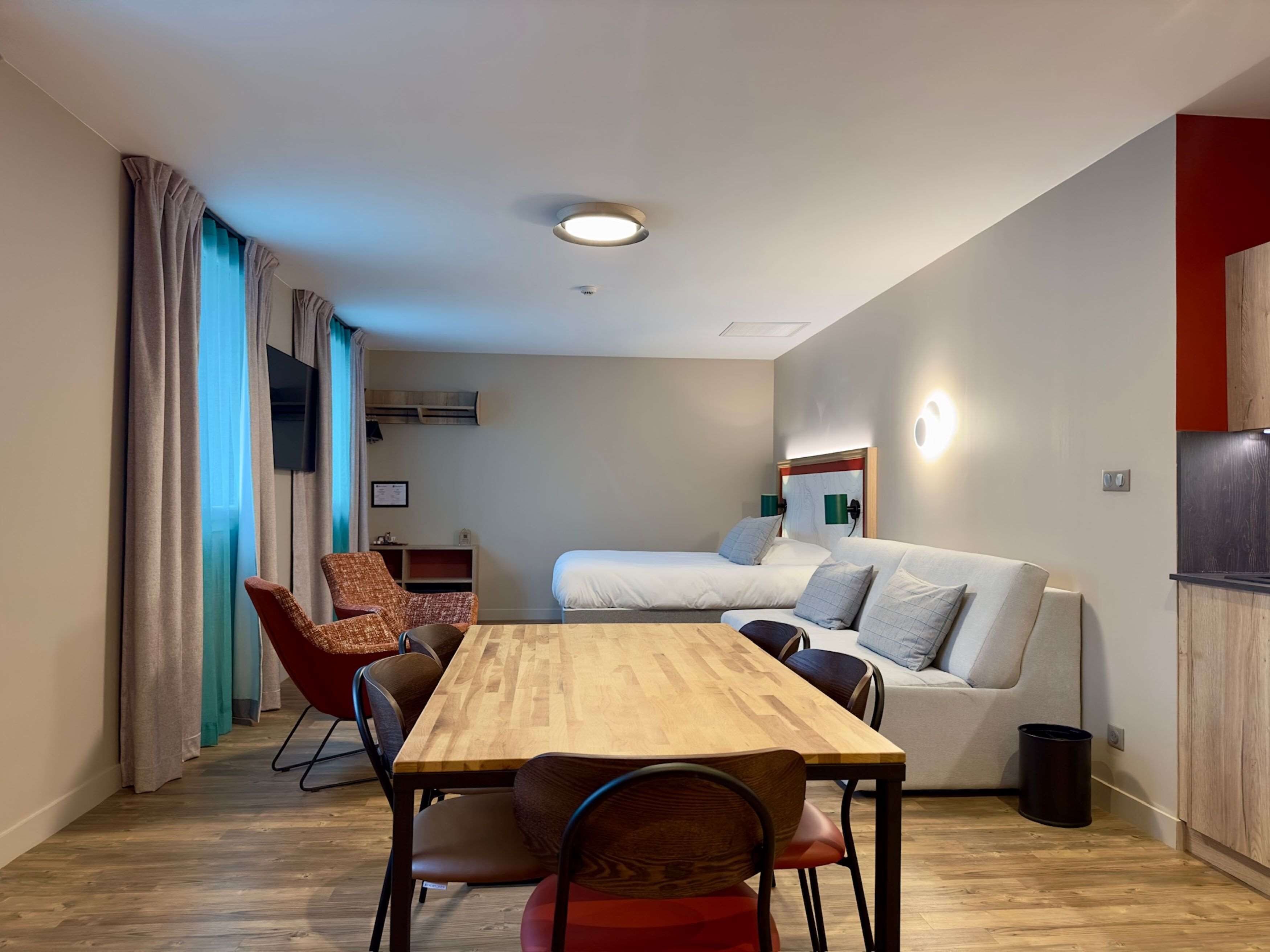 Familienapartment, 1 Queen-Bett, Nichtraucher, Kochnische (with Single Sofabed;with Sofabed) | Zimmersafe, schallisolierte Zimmer