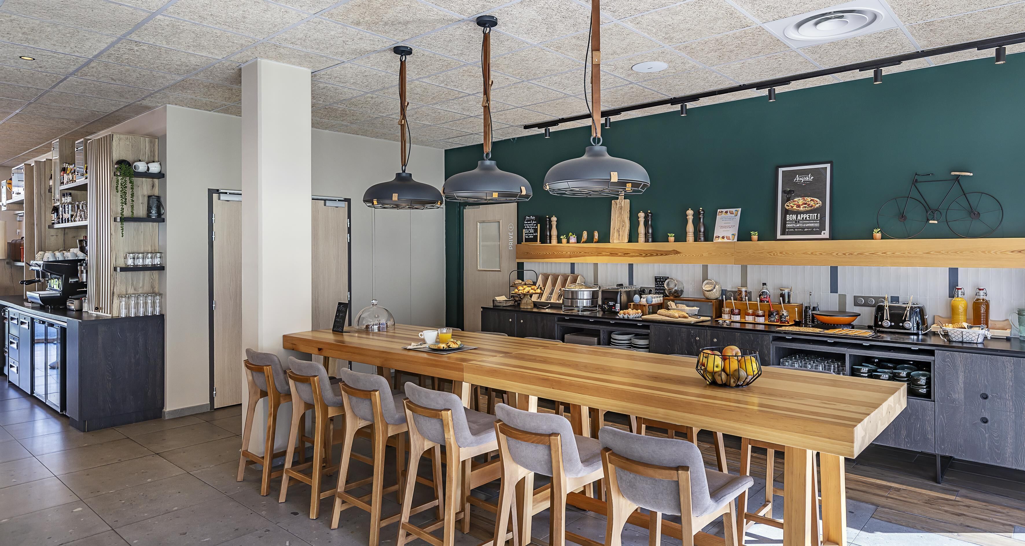 Daily buffet breakfast (EUR 15 per person)