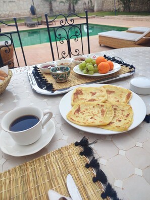 Lunch and dinner served - Riad Bini- Ddik (Aguerd)