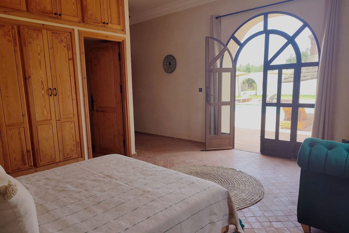 ห้องโรแมนติกสวีท | 1 ห้องนอน, เครื่องนอนระดับพรีเมียม, Wi-Fi ฟรี, ผ้าปูที่นอน