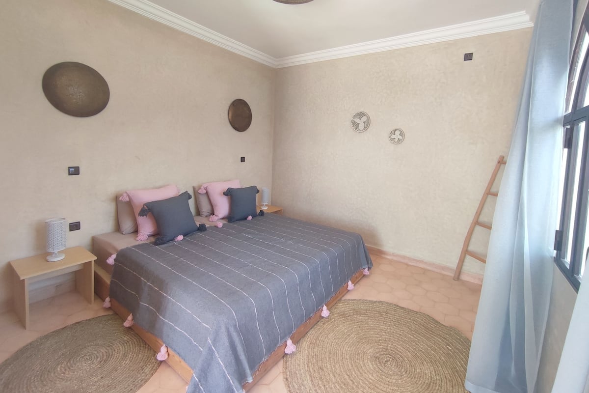 ห้องซูพีเรียดับเบิล | 1 ห้องนอน, เครื่องนอนระดับพรีเมียม, Wi-Fi ฟรี, ผ้าปูที่นอน