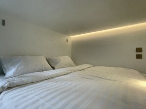 Premium bedding, down duvets, free WiFi - MatiniGrandStation (Bangkok)
