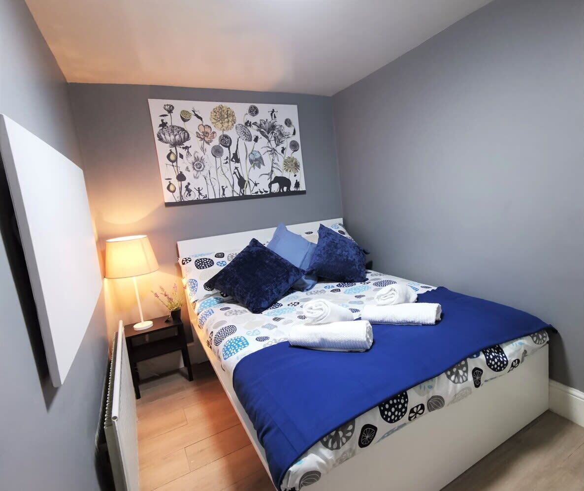 2 dormitorios, tabla de planchar con plancha, cuna de viaje y wifi