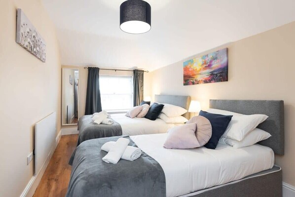 1 bedroom, iron/ironing board, travel cot, WiFi - Great CENTRAL LOCATION 1 BR APT*FAST RELIABLE WIFI (Dublin 1)