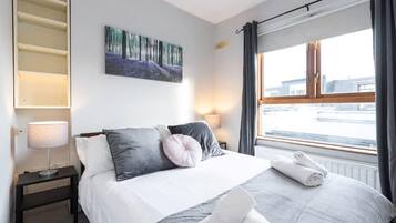 2 bedrooms, desk, iron/ironing board, travel cot