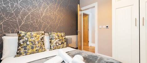 2 chambres, fer et planche à repasser, lit parapluie, Wi-Fi