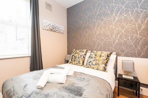 2 makuuhuonetta, silitysrauta/-lauta, vauvan matkasänky, Wi-Fi