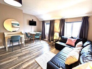 TV, offices - Central 1-BED APT Fast Reliable WIFI*work remotely (Dublin 1)