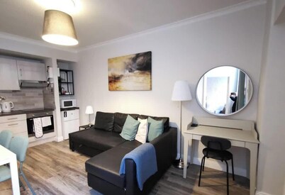 Cosy 1bed apartment with nice patio and Fast WIFI