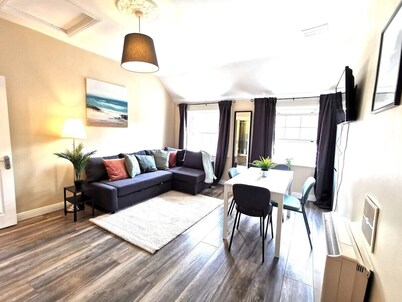 City Centre apartment off OConnell st Fast WIFI
