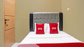 Deluxe Double Room | Desk, free WiFi, bed sheets