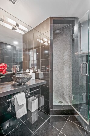 Bathtub, hair dryer, towels