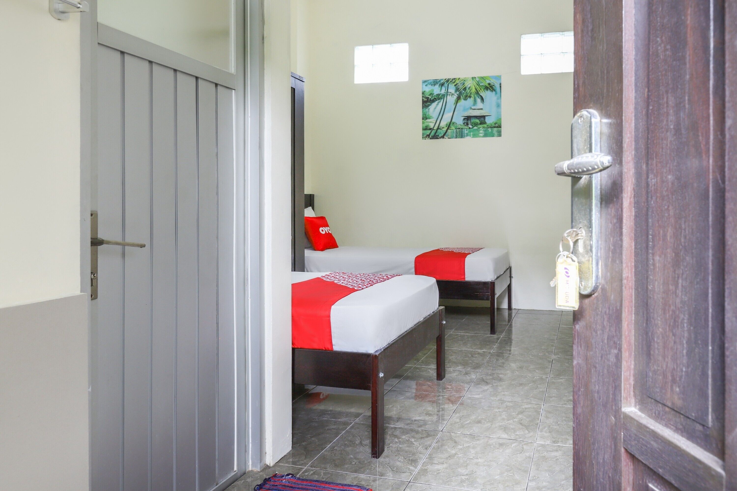 standard twin room | desk, free wifi, bed sheets