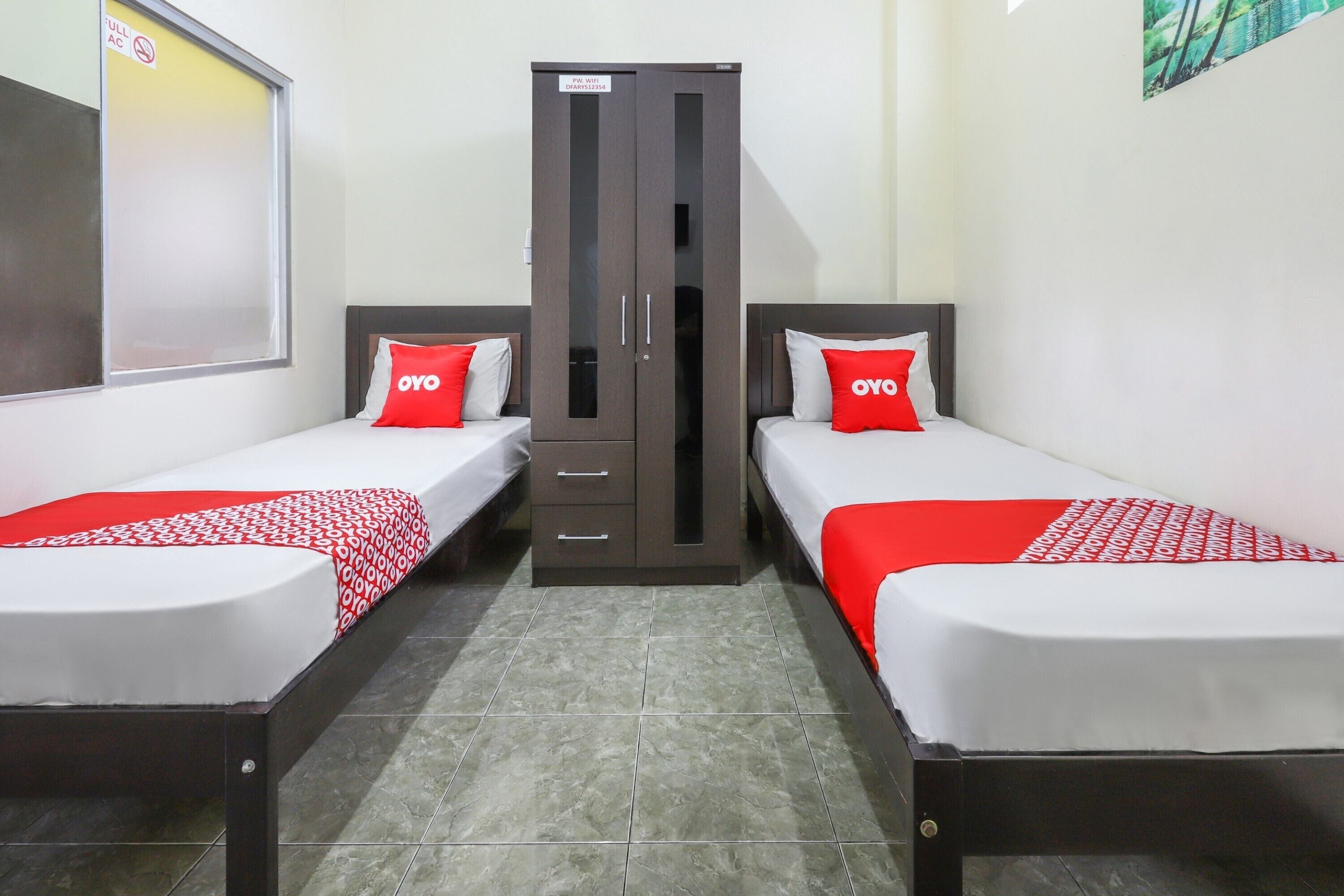 standard twin room | desk, free wifi, bed sheets