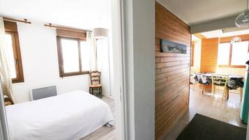 1 Schlafzimmer, Bügeleisen/Bügelbrett, kostenloses WLAN, Bettwäsche