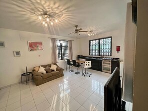 Private kitchen - Beautiful one bed Apartment in Tema, Community 6 (Tema)