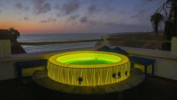 Bain à remous extérieur