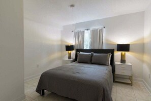 4 bedrooms, desk, iron/ironing board, WiFi - Fillmore Unit 4 | 4BR/2BA (Cape Canaveral)