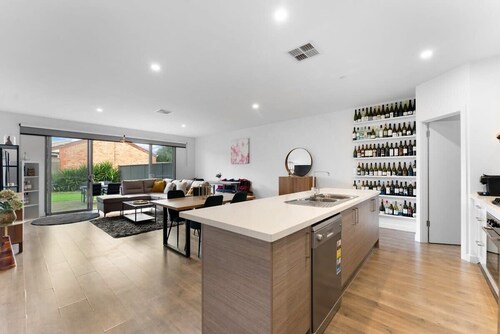 Mellow&Modernized Townhouse-3Beds-Quiet-Anzac Hwy