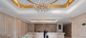 Vienna Hotel (Jingzhou Jianli Jiangcheng)