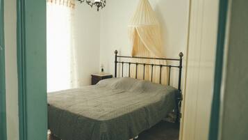 House | 1 bedroom, free WiFi, bed sheets